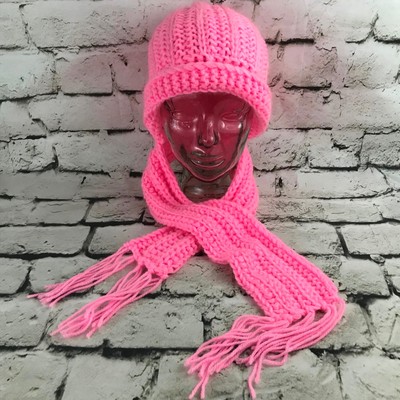 girls hat with scarf attached