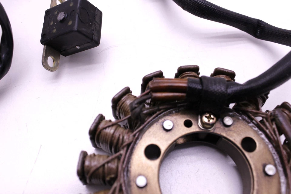 89 KAWASAKI ELIMINATOR 250 EL250B OEM GENERADOR DE ESTATOR R9.BX31 Foto 4 de 4