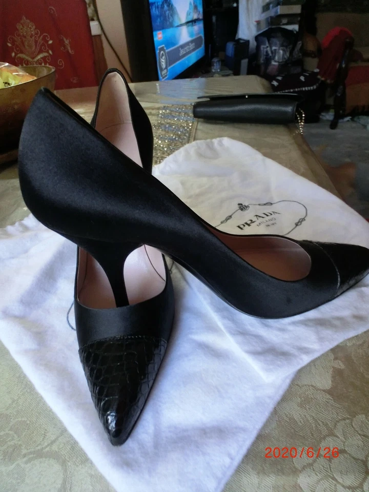 Zapatos de tacón alto de satén Prada 38 1/2 negros Foto 2 de 4