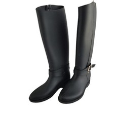 Black boots women's sz 9 all weather boots by Dirty Laundry Rubber shoes