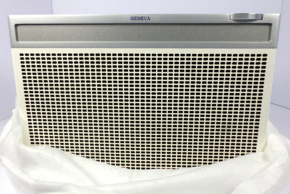 Geneva Sound Touring/L Portable FM / DAB+ Bluetooth Radio - NEW in Box! USA - Image 4 of 4