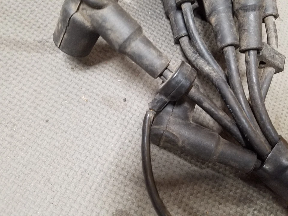 1989 BMW 635CSi (E24) M30B35 Spark Plug Wires, Guide Bracket, Coil, etc. - Image 2 of 4