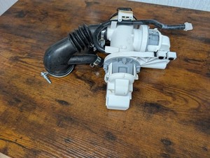 Samsung Waschmaschine Ablaufpumpe Baugruppe DC31-00181A WW80K5413UX mit Schläuchen