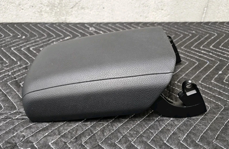 Подлинный подлокотник 2015-18 Porsche Macan - Изображение 2 из 4