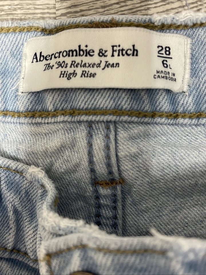 Pantalones de mezclilla para mujer Abercrombie & Fitch de tiro alto de los 90 talla 28/6L relajados rectos Foto 3 de 4