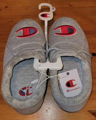 New With Tags Champion University 25 Gray Sherpa Fur Lined Adult Slippers