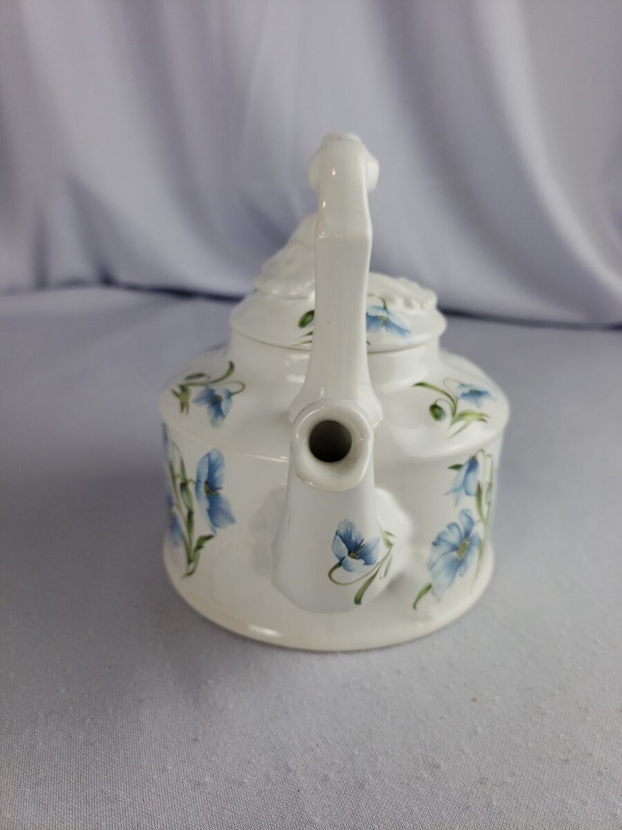 Vintage Arthur Wood Ceramic Teapot made in England #6098 Vintage Arthur Wood Ceramic Teapot made in England #6098
