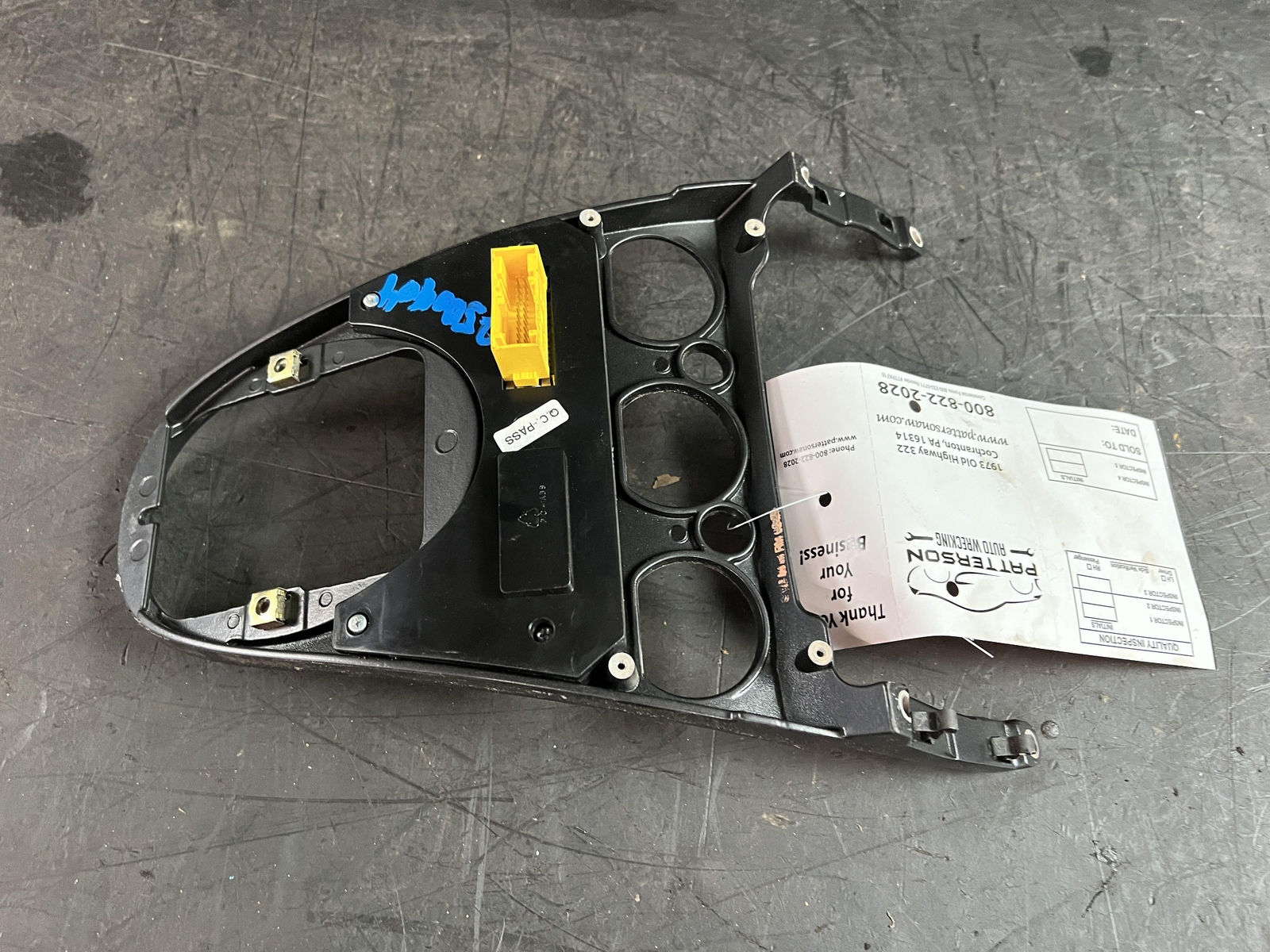 02-06 MASERATI SPYDER CENTER LOWER MASTER WINDOW SWITCH PANEL BEZEL