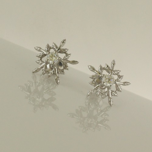 Sparkling Snowflake Winter Stud Earrings 14K Gold 0.22 Ct Genuine Round Diamond - Picture 3 of 12