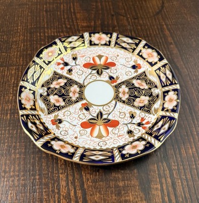 Royal Crown Derby Traditional Imari Scalloped Edge Plate