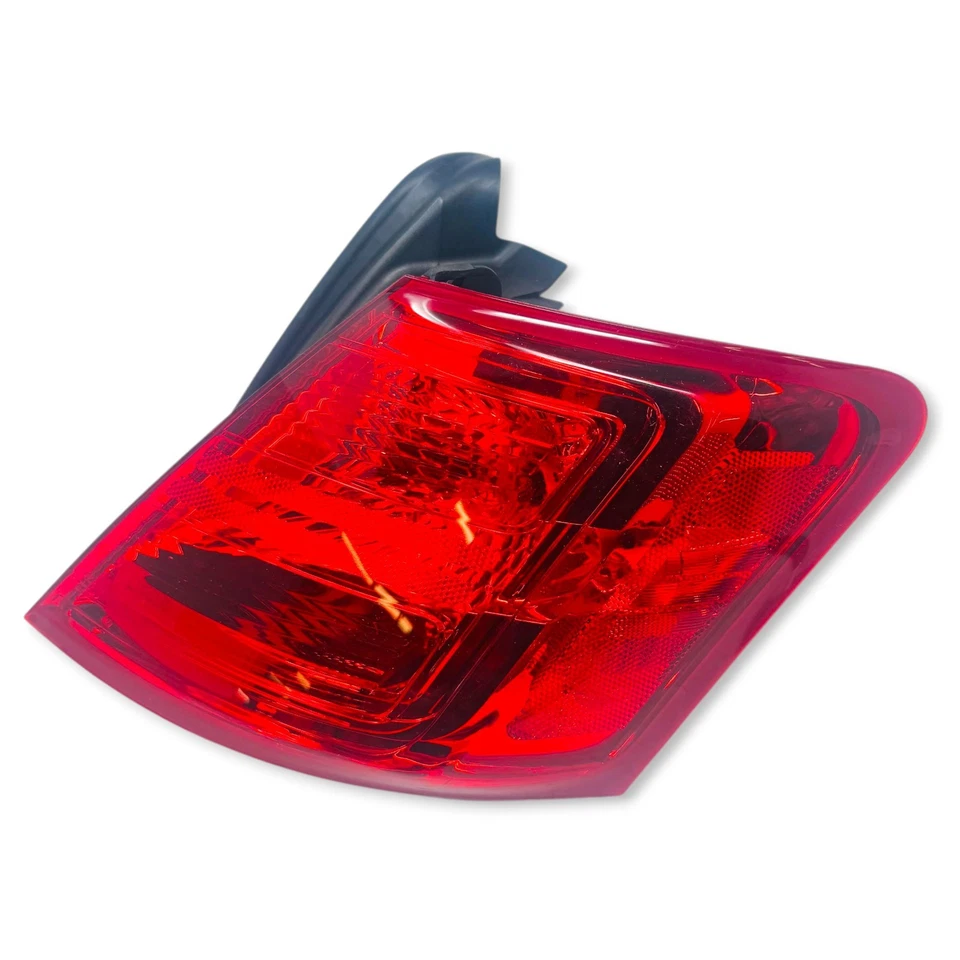 Ford DG1Z-13404-J Tail Lamp Assembly fits Taurus Police Interceptor Sedan, OEM - Image 3 of 4