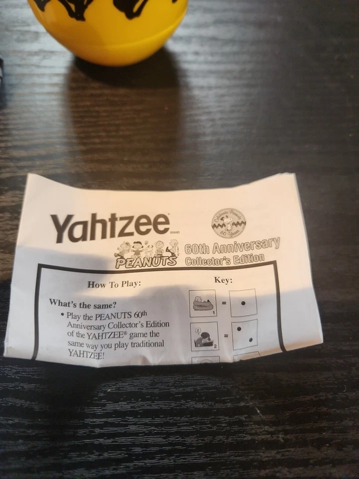2010 Peanuts 60th Anniversary Yahtzee Collectors Edition Hasbro - Image 4 of 4