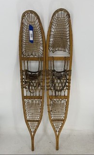 Vintage Unisex Brown Wooden Traditional Mountain Winter Sports Snowshoes