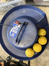 Jugs Sports Soft Toss Machine A0600 Swing Hit Trainer W/Adapter 4  balls SEEVIDE
