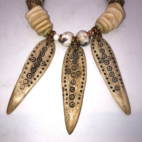 Dramatische ethnische Halskette äthiopische Knochenamulette/Talismane Knochen/Holzperlen - Bild 3 von 8
