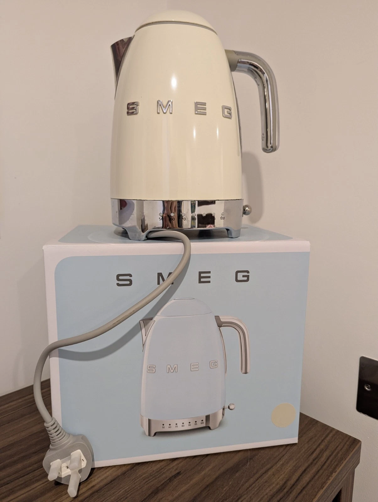 Smeg KLF04CRUK Retro Variable Temperature Kettle, Cream, 3000W Boxed VGC Working