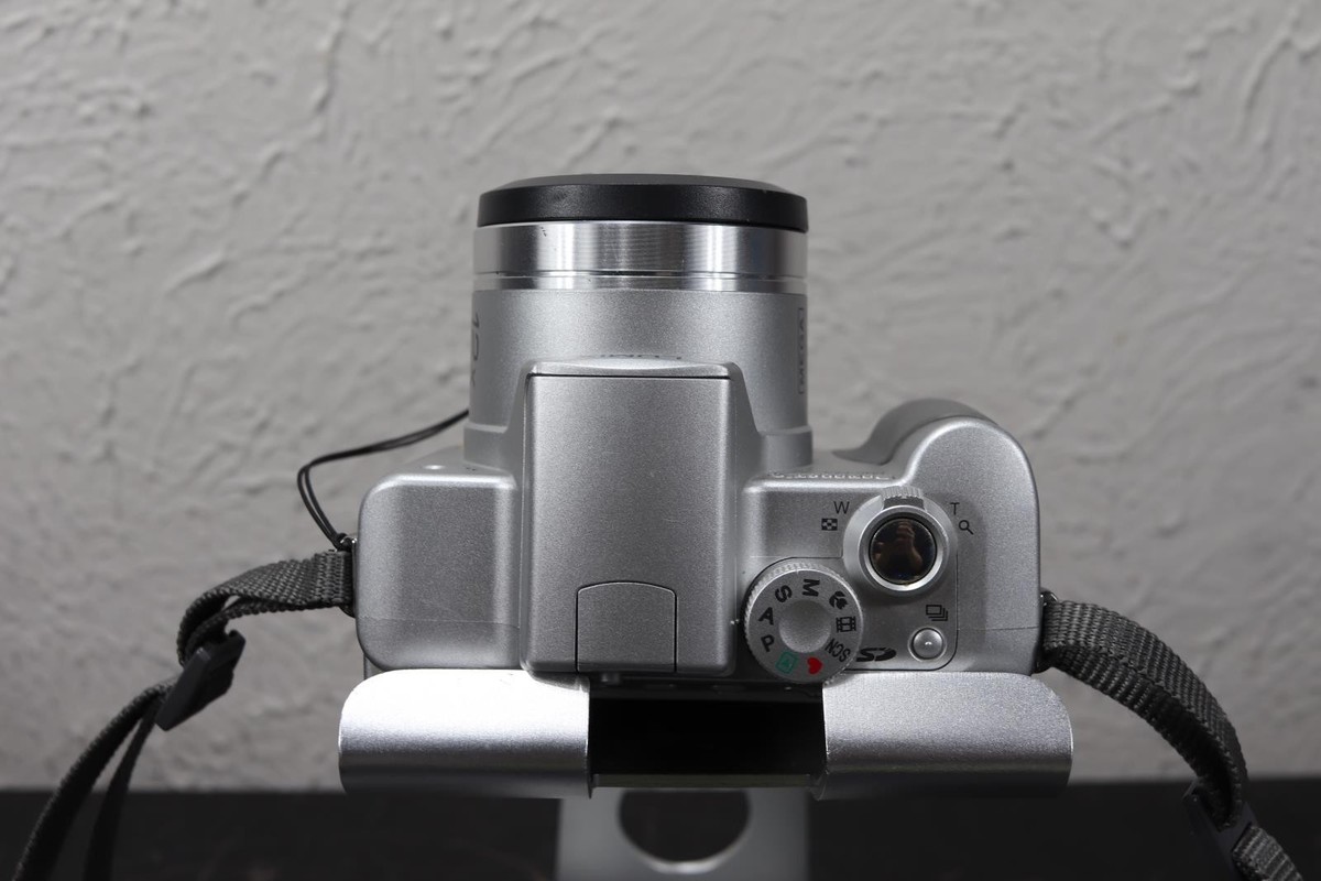 Panasonic LUMIX DMC-FZ3 3.0MP Digital Camera - Silver for