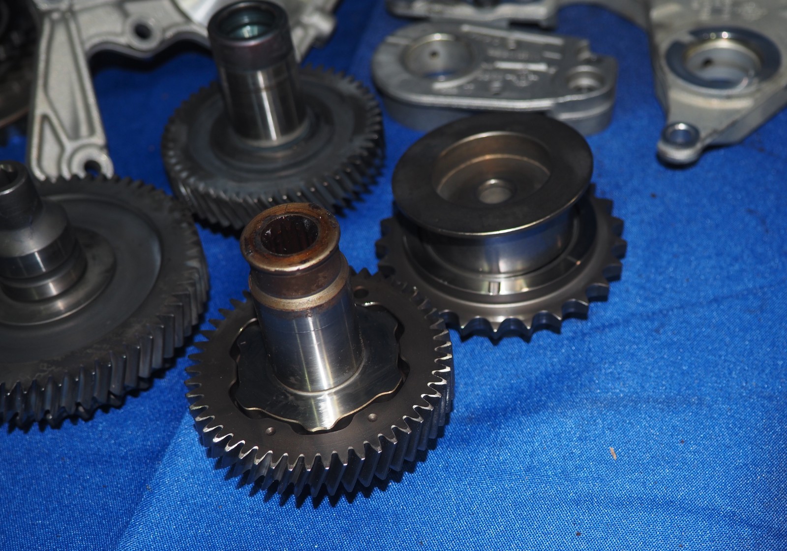 2013-2018 Bentley Continental GT GTC Spur 4.0L Engine Timing & Oil Pump Drive