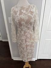 XSCAPE Women’s White Lined Lace Dress Long Sleeved Size 4 Kick Pleat Stretch