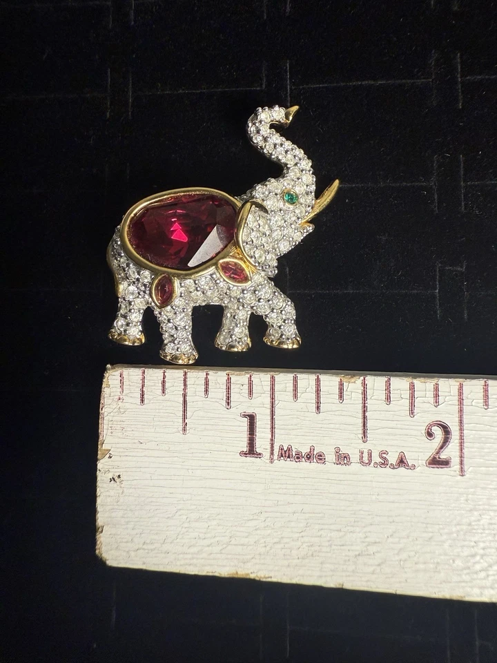 SWAROVSKI Retired Elephant Trunk Up Brooch - Image 4 of 4