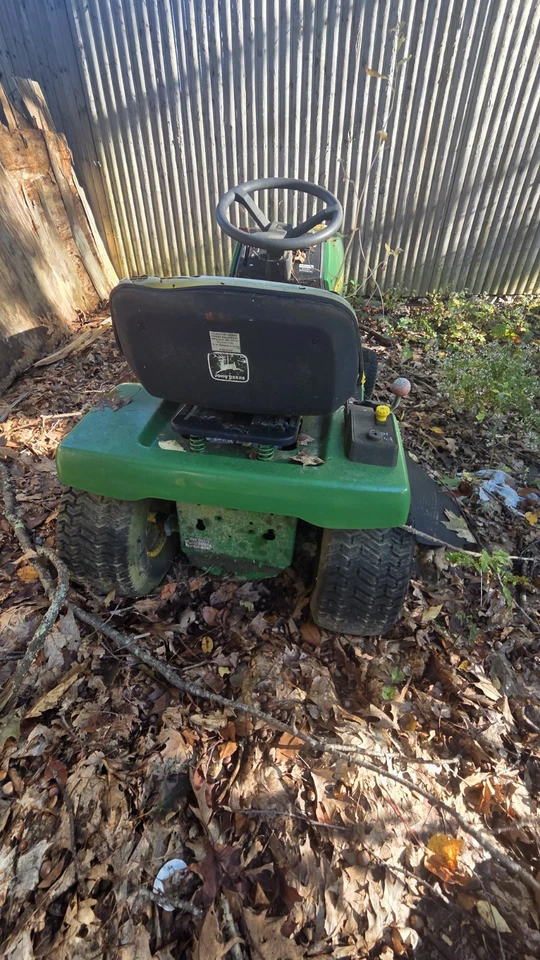 John Deere STX38 Ride-On Mower – Rough / Needs Work (No Key) – AS-IS - Image 3 of 4