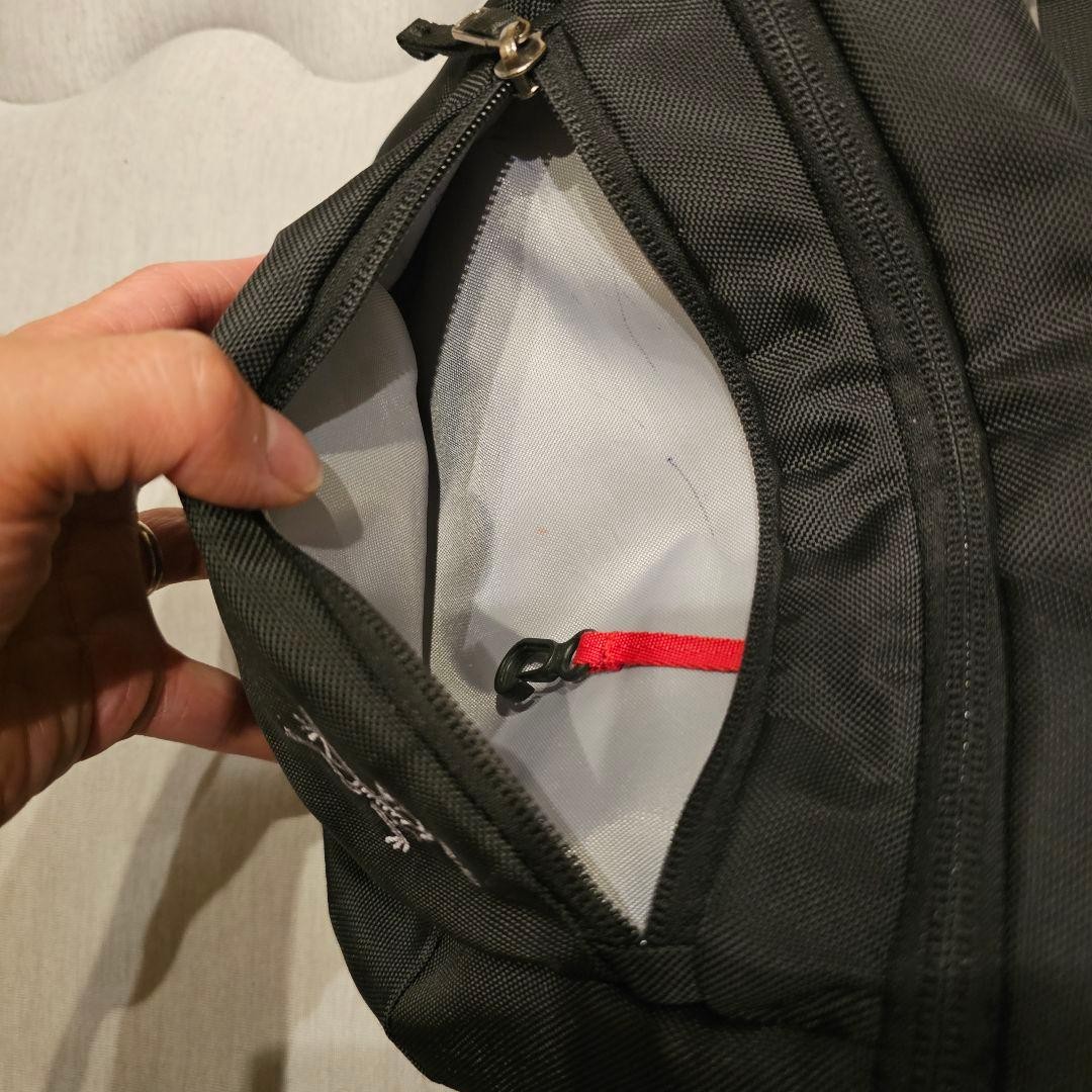 Arc'teryx Mantis 2 Shoulder Bag Discontinued Crossbody thumbnail 4