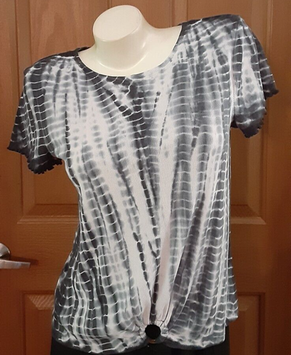 Justice Blue and White Tie-Dyed Short Sleeve Tee with Belly Ring Teen size 18/20