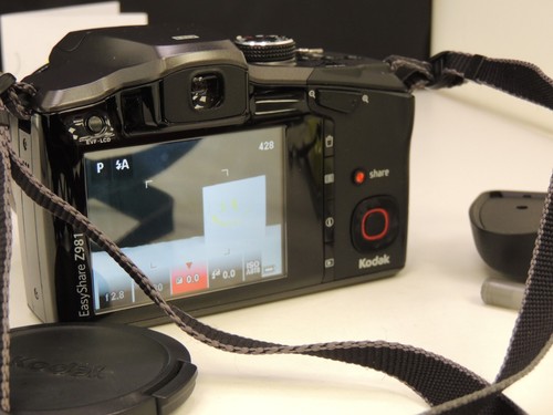 Kodak EasyShare Z981 14.0MP 26x Wide Angele Digital Camera (21028-Camera)) - Picture 5 of 12