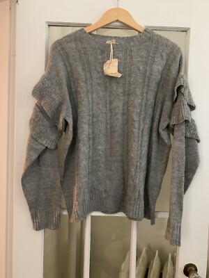 NWT Hem & Thread sweater size large Gray Ruffle Sleeve Cable Body