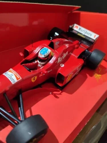 Minichamps 1:18 F1 Ferrari 412 T3 V10 1996 M.Schumacher - Immagine 2 di 3