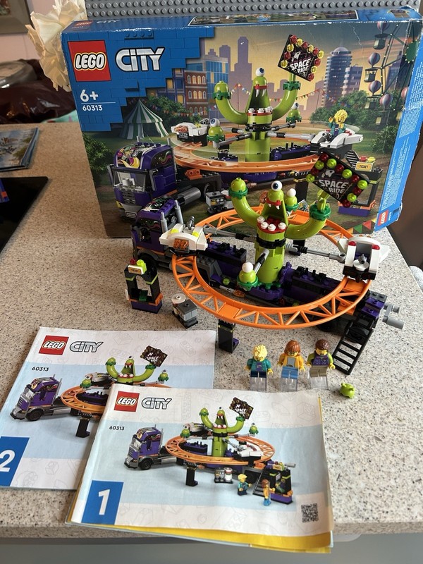 Lego City Recreation 60313 Space Ride Amusement Truck 100% Complete