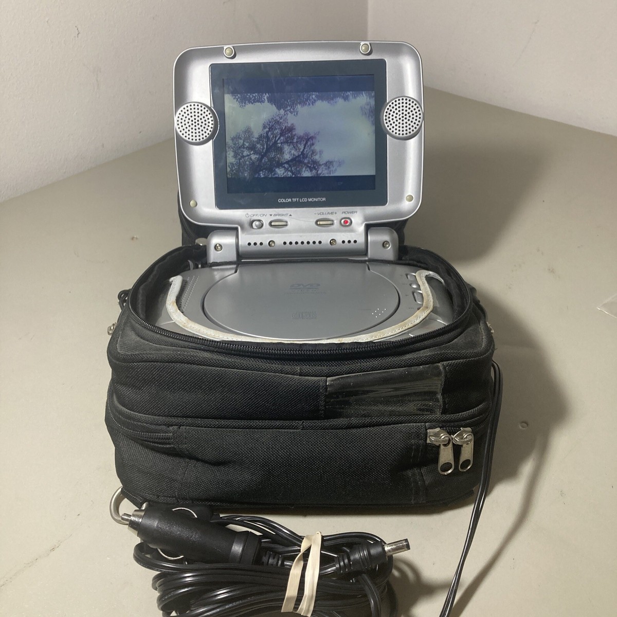 レコーダー LCD PORTABLE  TV/DVD,PLAYER GPX PD908R 9.5