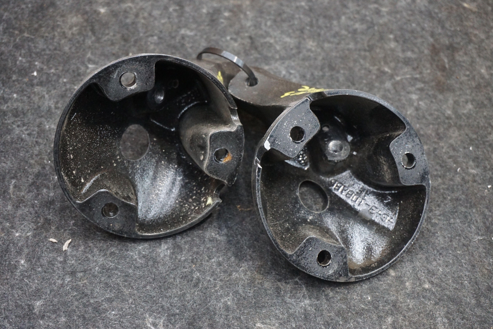 Set Front Left & Right Cross Brace Bracket Godg43-108a87-ad Aston Martin Rapide