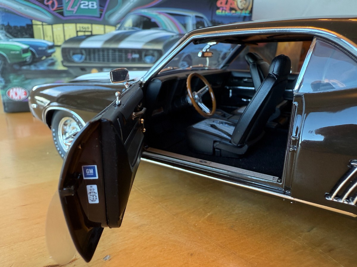 Highway 61 Acme 69 Camaro Z/28 Z28 1:18 1/18 Scale in