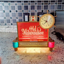 1962 Old Milwaukee Nautical Lighted Beer Sign/Clock Everything works.