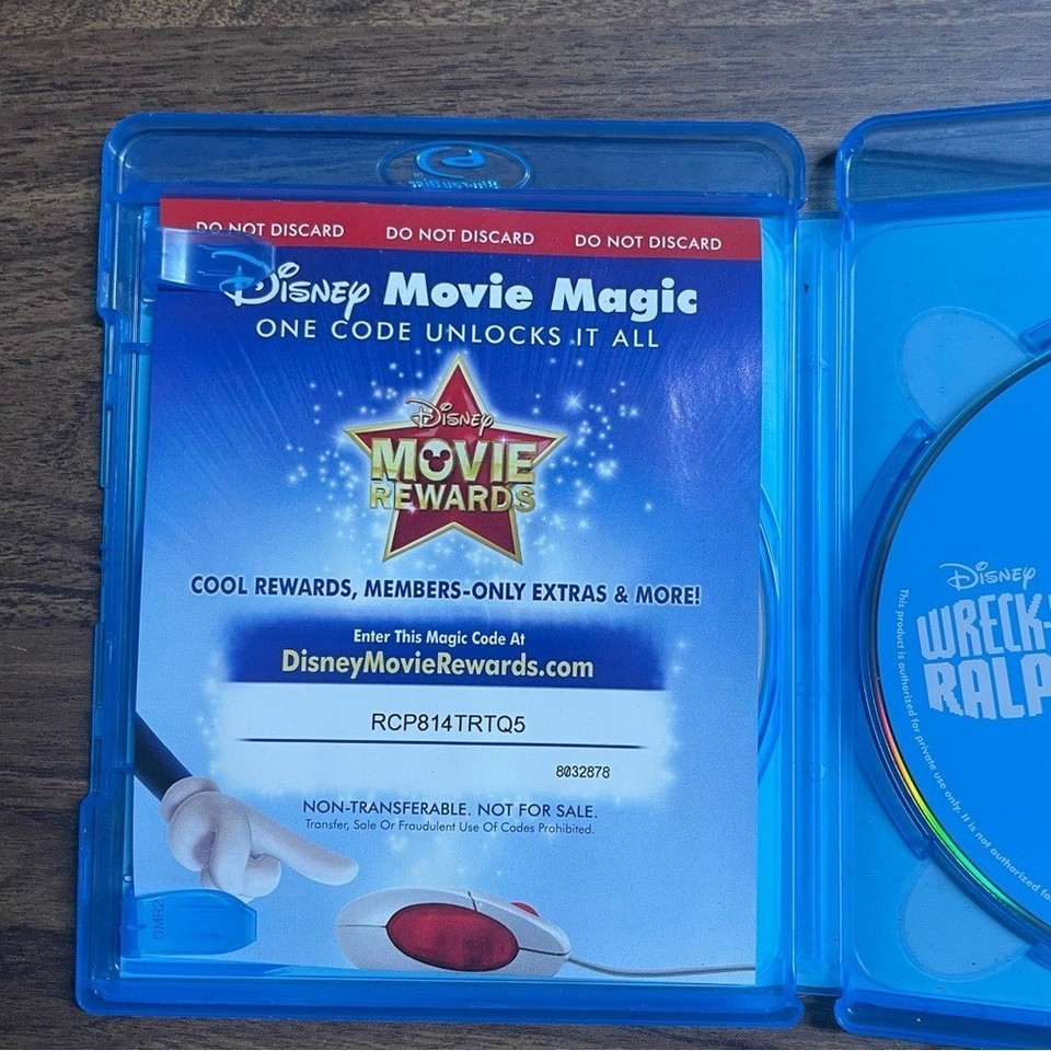Wreck-It Ralph Blu-ray + DVD Collector's Edition Disney Movie Magic ...