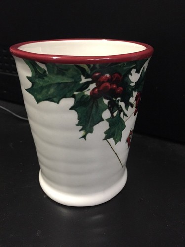 Williams Sonoma VINTAGE CHRISTMAS POSTCARD Mug Fast Worldwide Ship - Picture 2 of 5