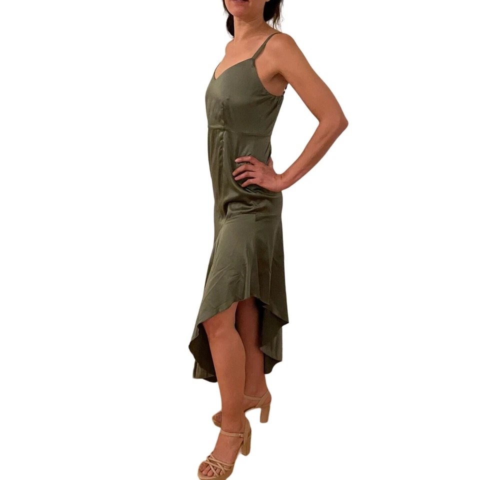 Vestido asimétrico satinado Bebe ocasión especial alto-bajo con tiras verde talla 4 Foto 3 de 4