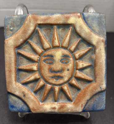 Vintage MORAVIAN MERCER POTTERY 4'' SUN FACE TILE Blue & Tan Ceramic Solar