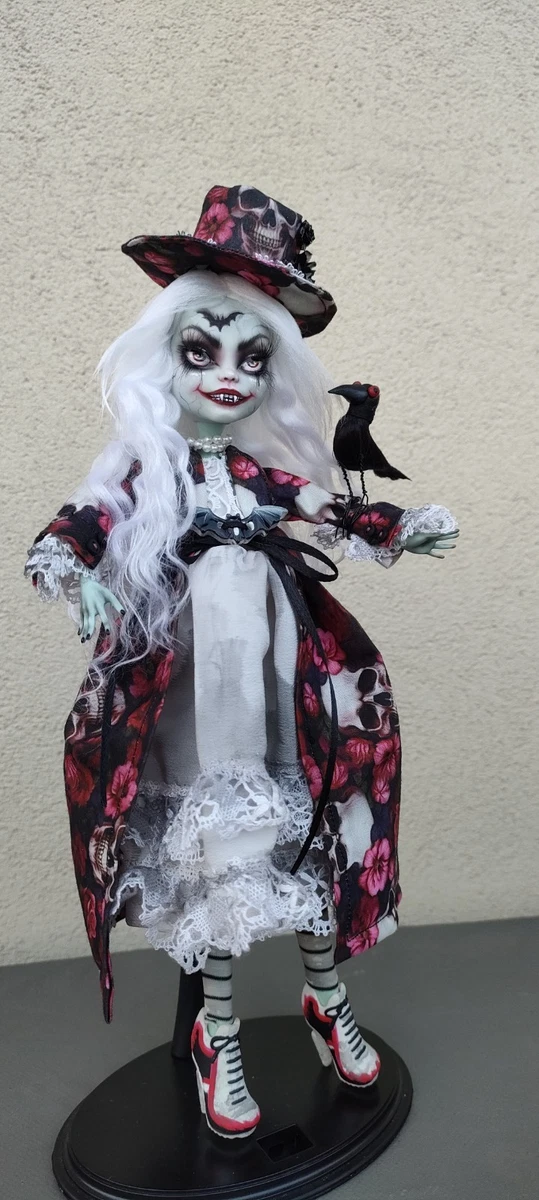 Muñeca de artista única Ravenna Bloodwin alta gótica hecha a mano