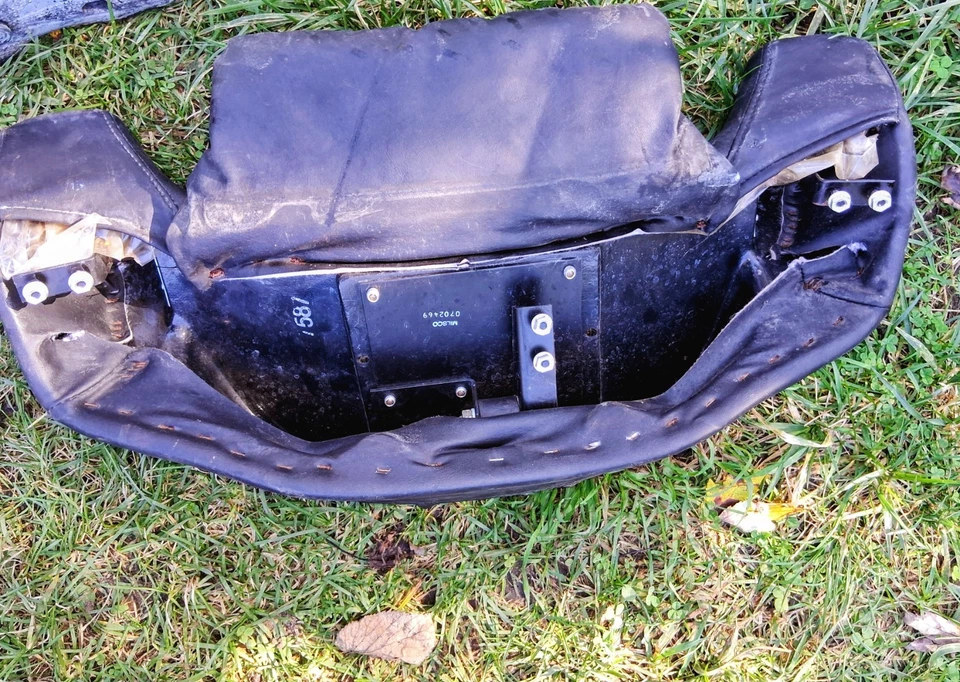 Harley Davidson 1980 FLH Electra Glide Touring Seat OEM Used Black - Image 2 of 4