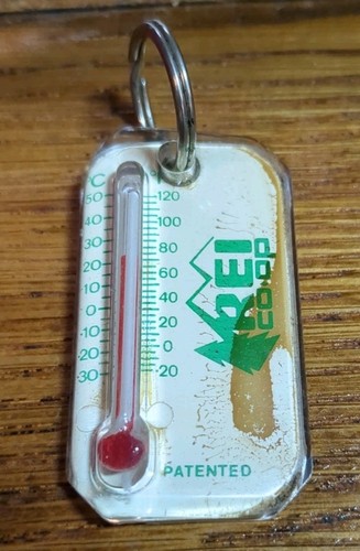 REI Keychain Zipper Pull Thermometer 1X2" Air Temperature Chart On Back Vintage - Picture 4 of 4
