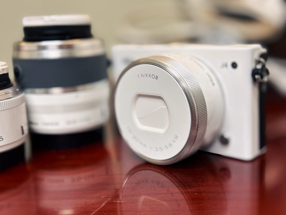 (NO Shipping) Nikon 1 J4 Camera With 3 Lens 10-30mm 30-110mm 18.5mm White Bundle - Image 4 of 4