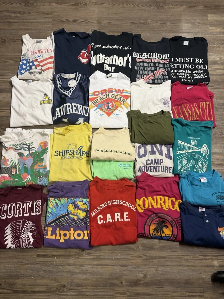 Lote de 45 camisetas vintage paquete tallas mixtas reventa años 80 90 música Nike Arcteryx Foto 2 de 4