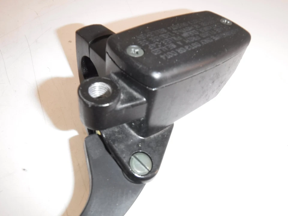 Kawasaki Vulcan 900 2006 OEM freno delantero cilindro maestro Foto 2 de 4