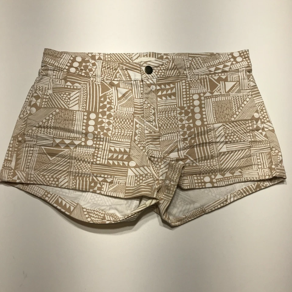 H&M 短短裤女式 8 码几何印花奶油色弹力拉链门襟 — 第 3/4 张图片