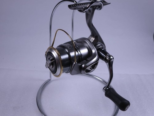 SHIMANO 11 TWIN POWER C2000S Spinning Reel Used with Box F/S - Picture 2 of 8