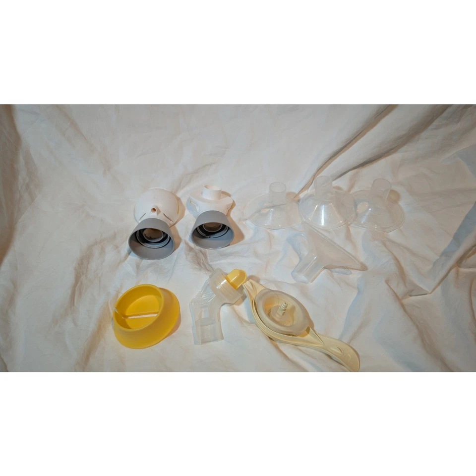 Juego de extractor de leche manual Medela Pump In Style and Harmony con bolsa de viaje Foto 3 de 4