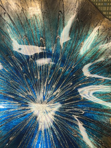 Decorative Wavy Glass Bowl Reflective Shimmers W/ Warm Gold & Teal Tones 16”x2” - Afbeelding 5 van 9