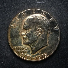 1976 Eisenhower Gold Plated Dollar (cn15262)